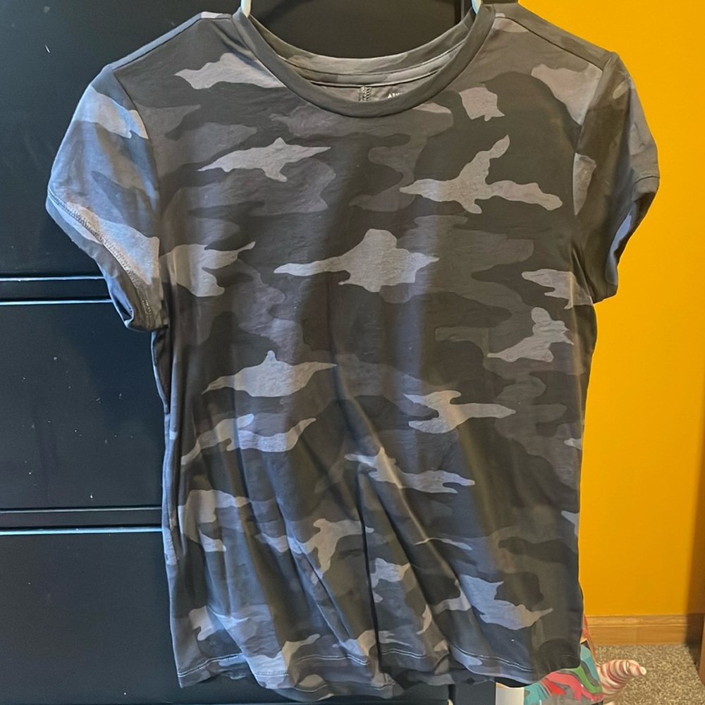 Black camo Athleta tshirt!